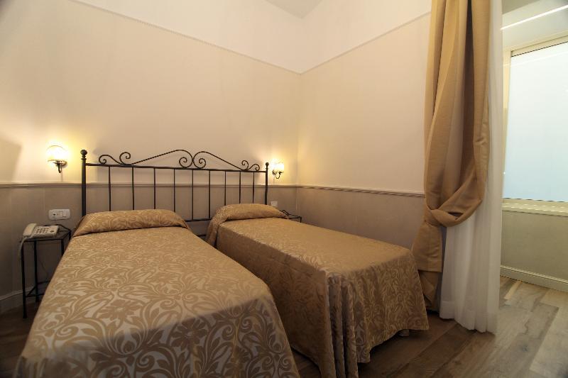 Hotell Flavia 3*