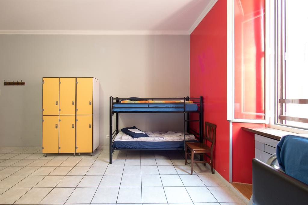 Hostal Alessandro Downtown & Bar