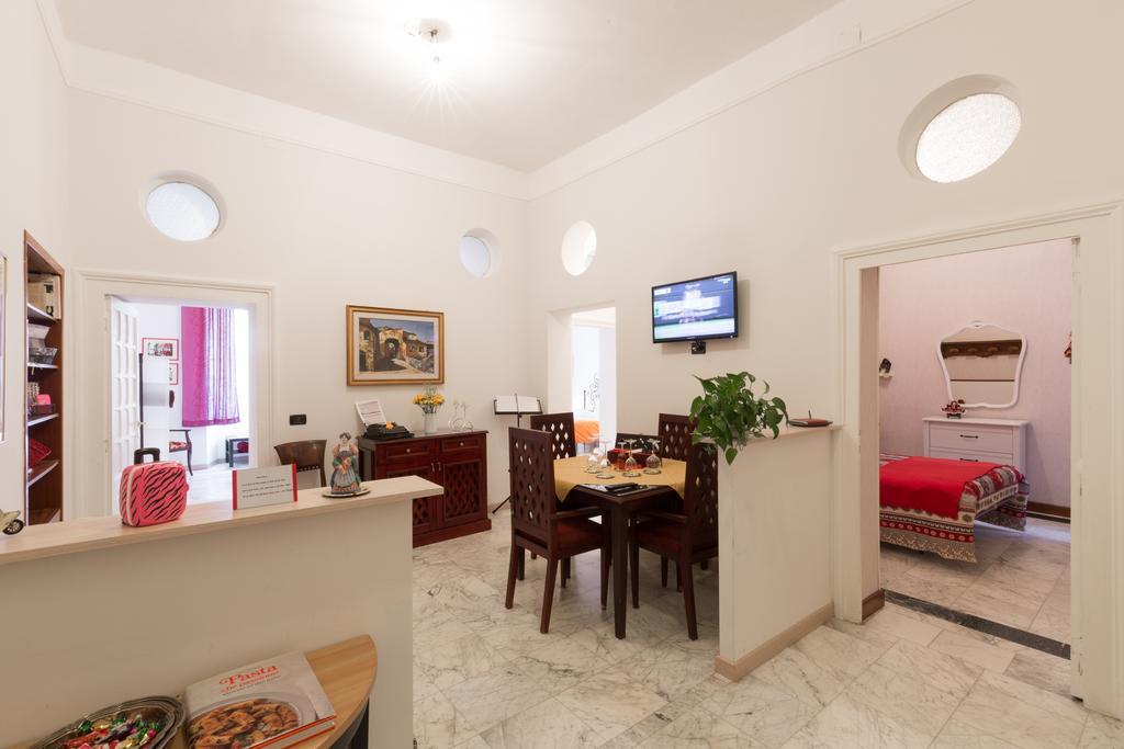 Simon's Place Roma