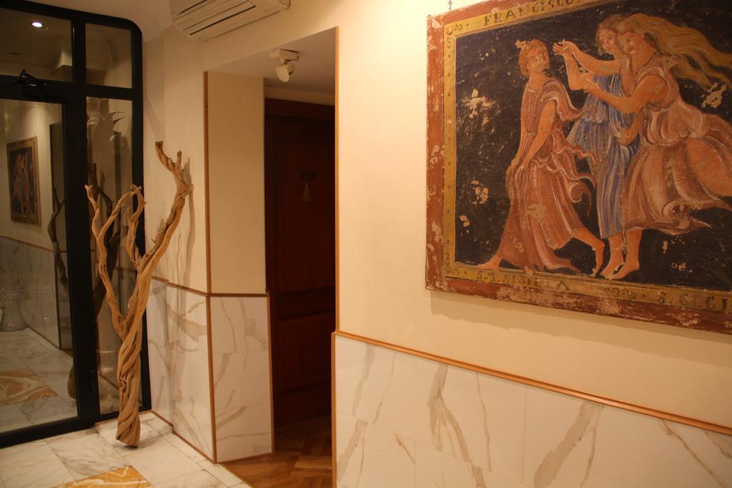 Luxury H 2000 Bed and breakfast Roma