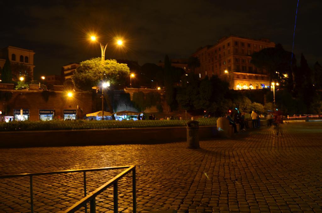 Domus Chiara Al Colosseo Apartamento *