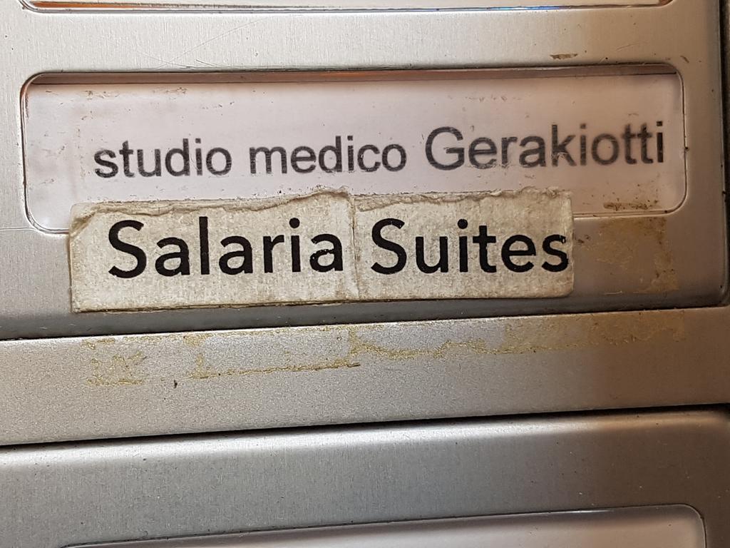 Salaria Luxury Suites *