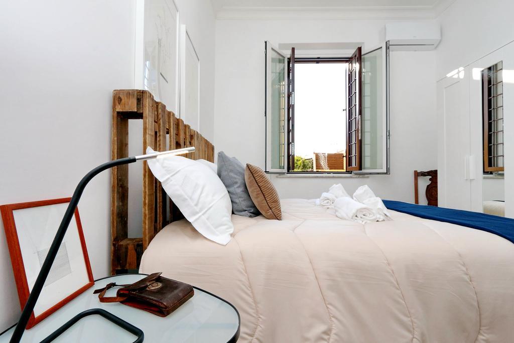Piazza Capponi Apartment *
