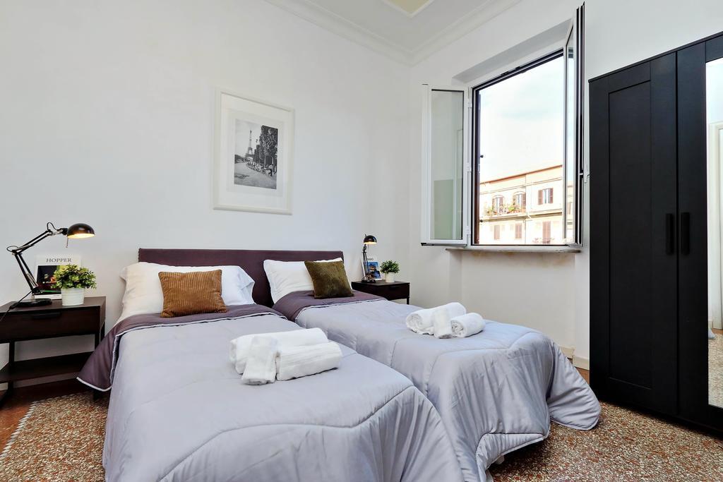 Piazza Capponi Apartment