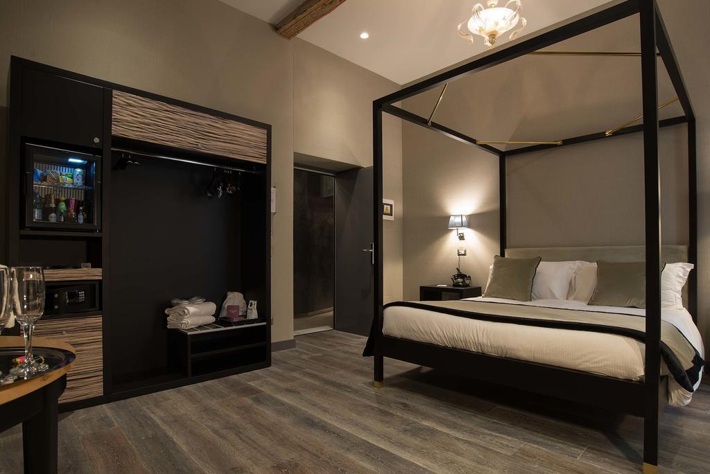 Colonna Suite Del Corso 3*
