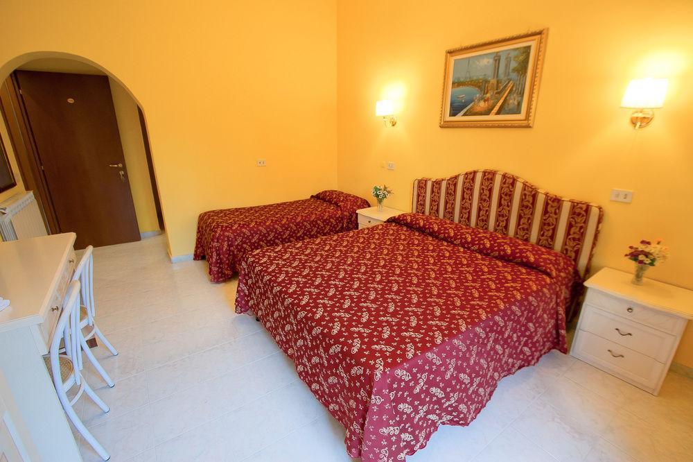 Imperial Deluxe Bed & Breakfast 3*