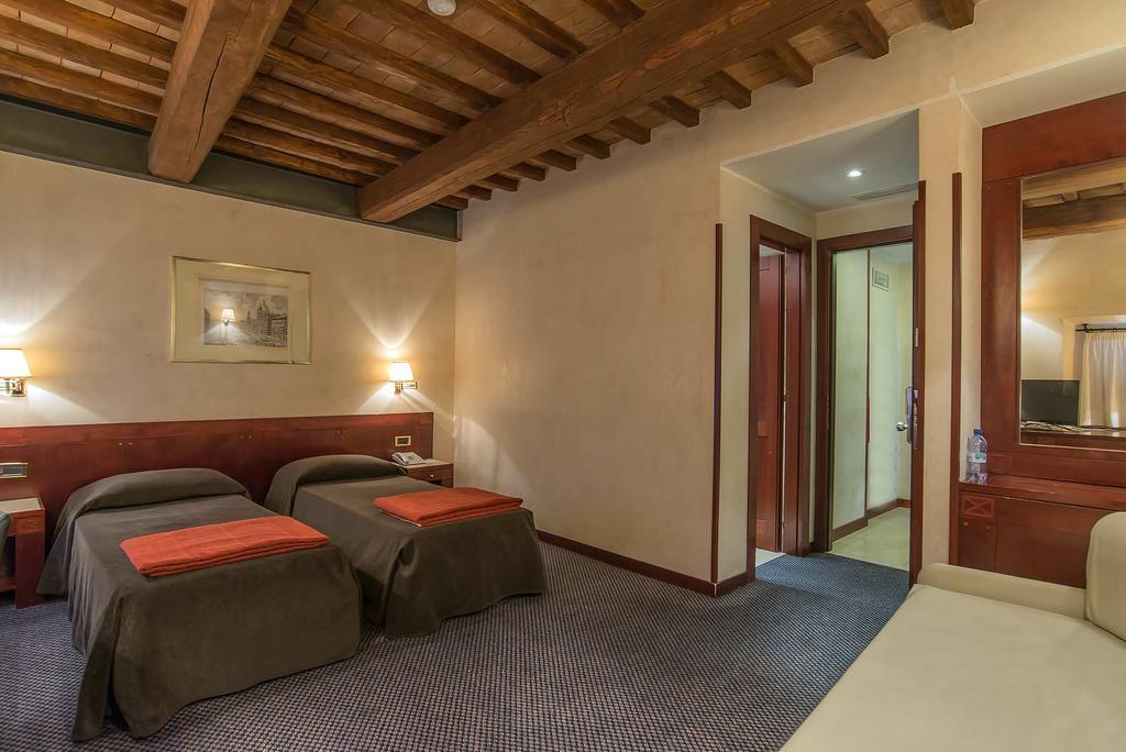 Hotel Accademia 3*