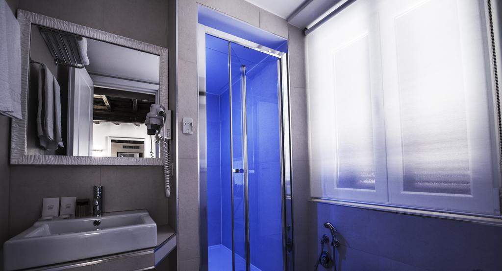 Casa de hóspedes Town House Spagna- Luxury With Jacuzzi Bath *