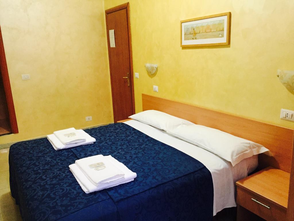 Hotel Tokyo *