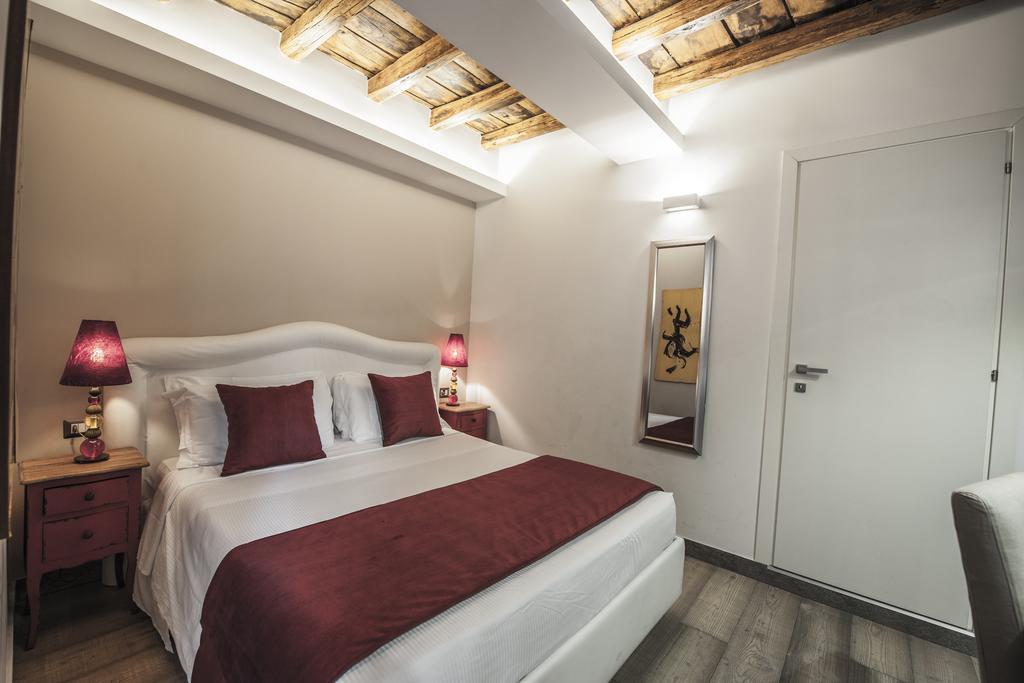 Town House Spagna Affittacamere 2*