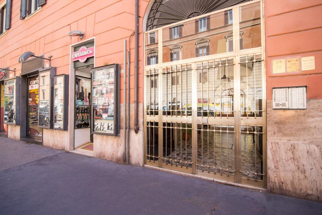Leilighet Very Close To S Peter Square, Few Minutes Walk To Metro A Roma