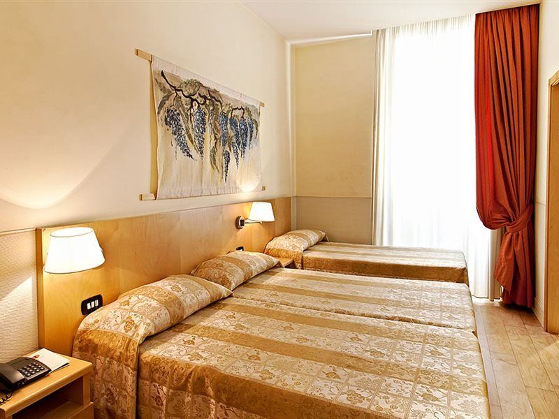 Aphrodite Hotell 4*