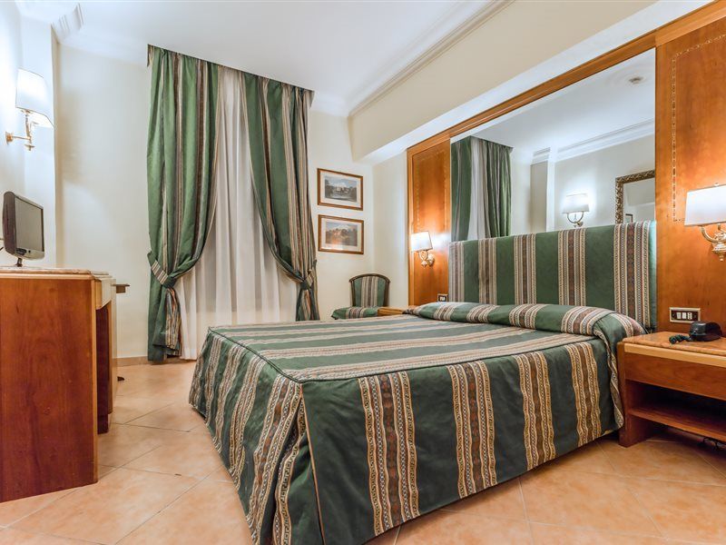 Raeli Archimede Hotell 4*