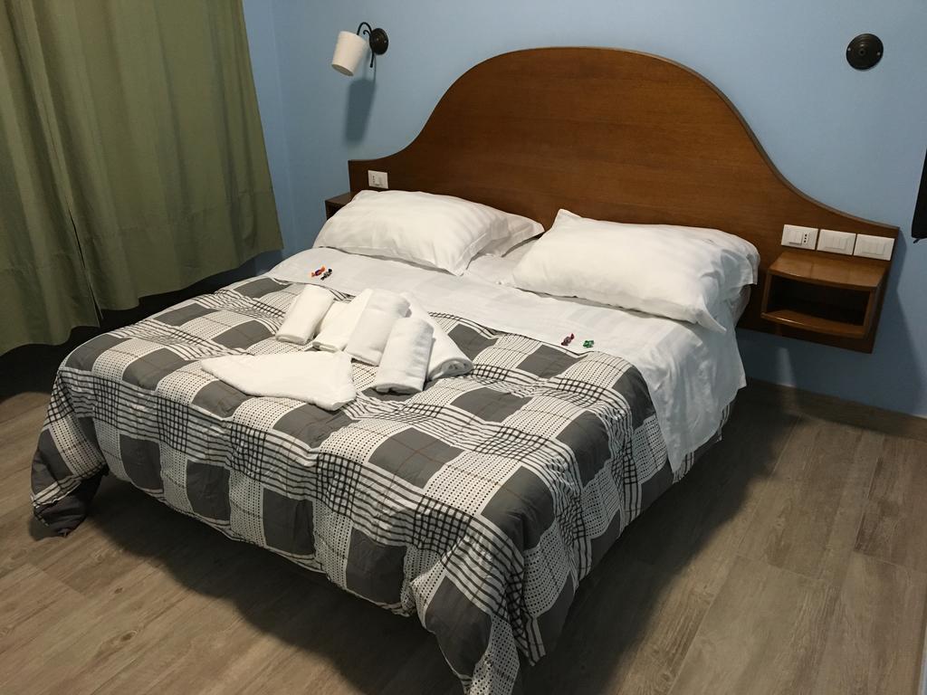 Hotel Extrahotel Paradise Roma