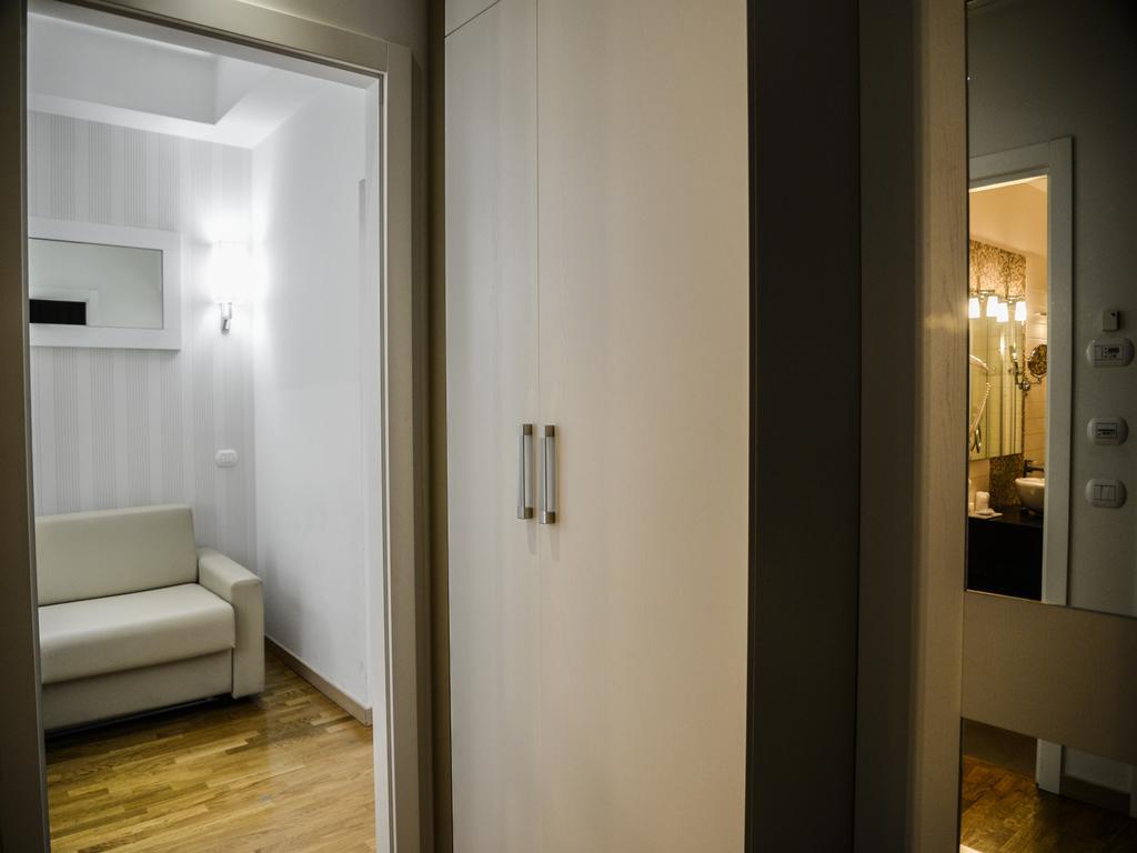 At Forty-one Hotel Roma