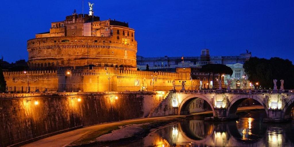 Vatican's Roof 2* Rom