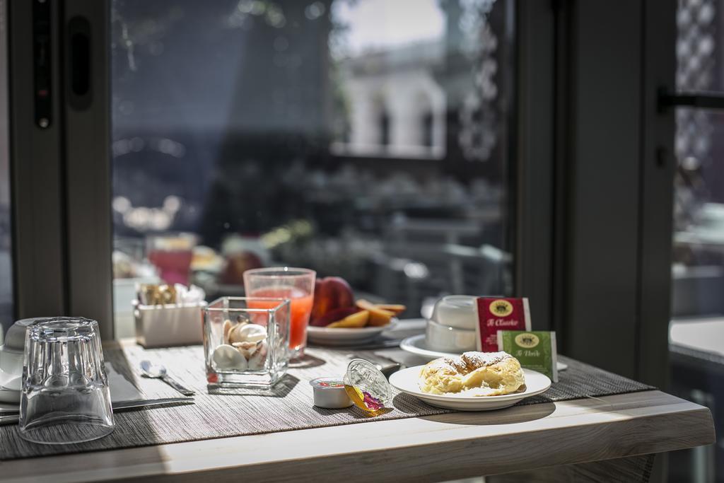 Aphrodite Hotell 4*
