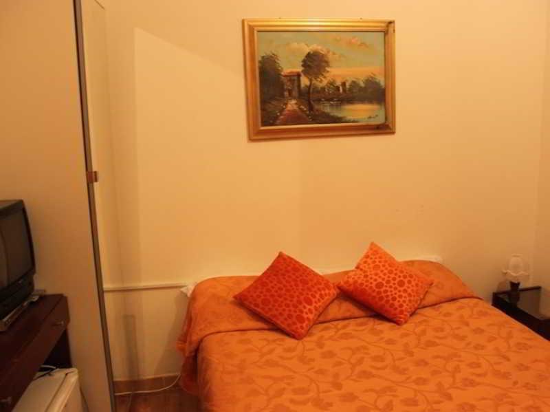 Bed and breakfast Adone House