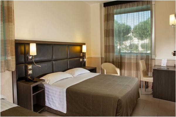 Hotell Artis 4*