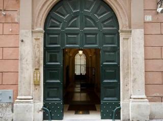 Domus Borgognona Hotel