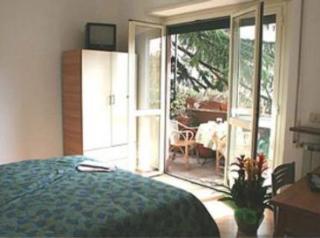 Maison Genevois 3 Bed & Breakfast Roma