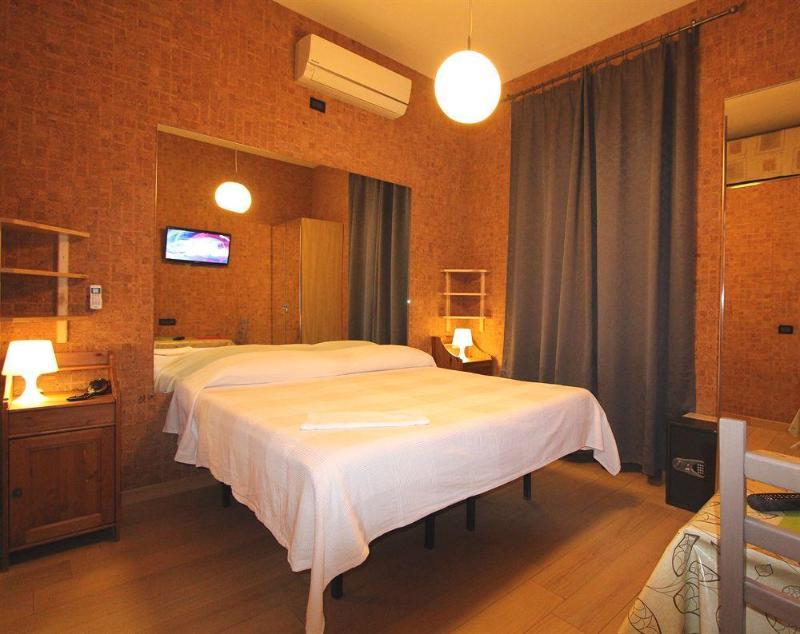 Roma Inn Hotel 5*