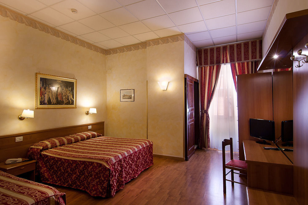 Julia Hotel 3*
