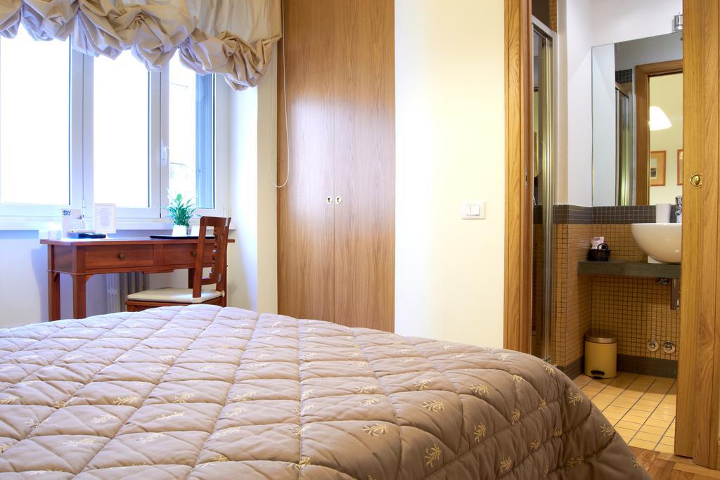 Bed & Breakfast Domus Cavour Roma