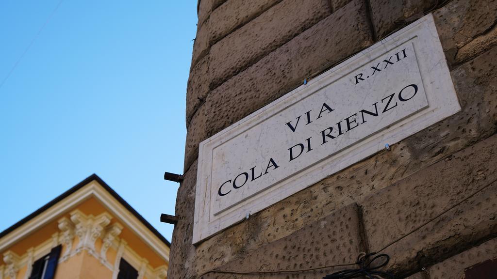 Cola Di Rienzo 3*