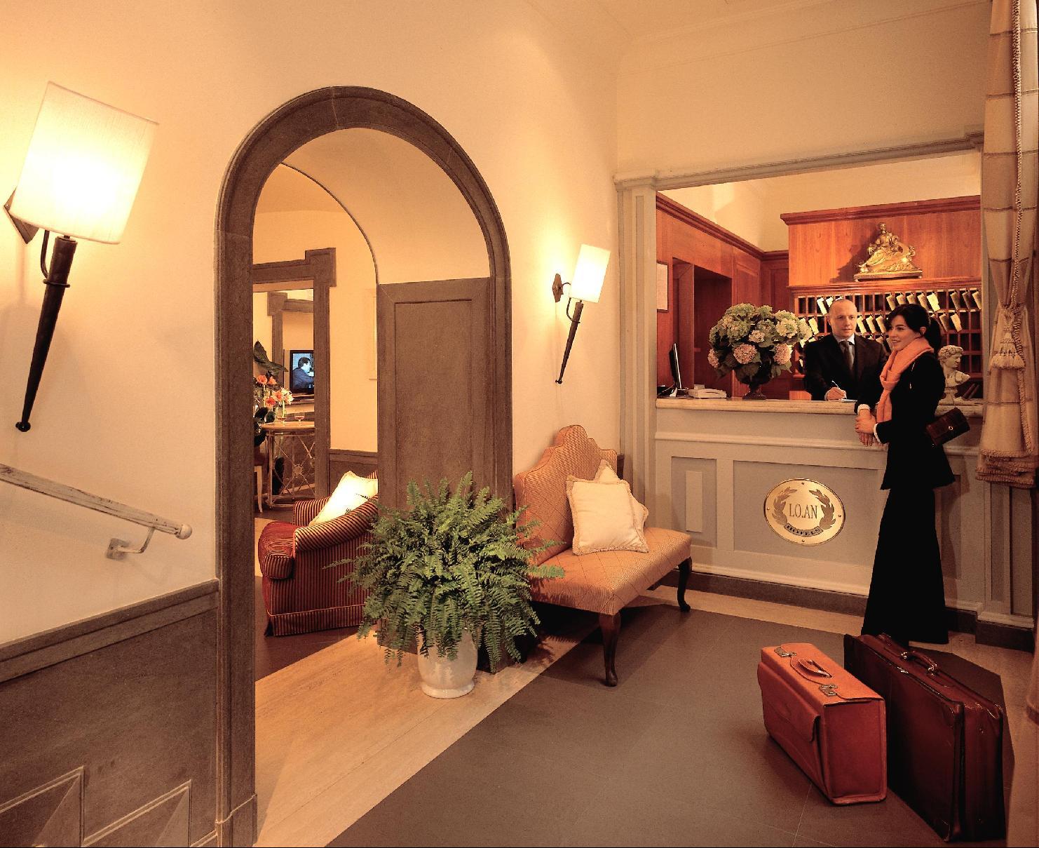 Hotell Glori 4*
