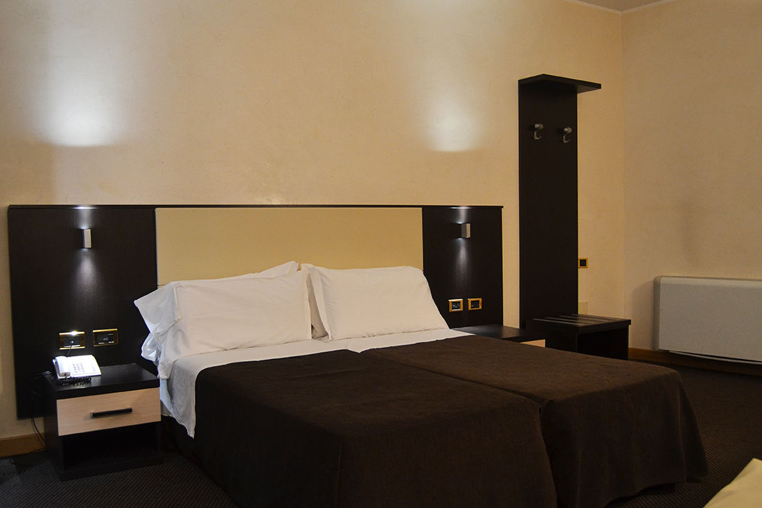 Tritone 3* Rom