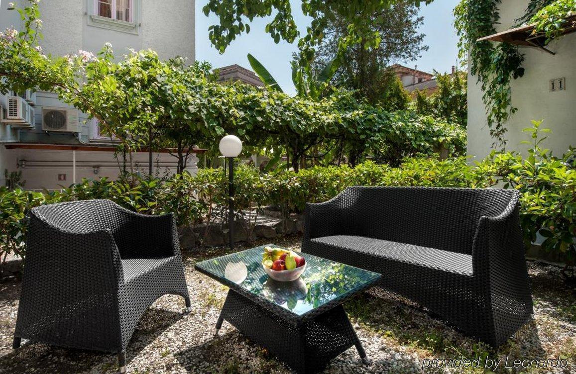 Residenza Maxima 3* Roma