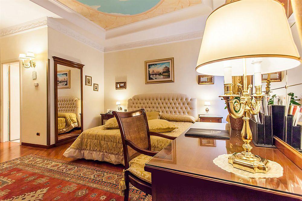 Daniel's Hotel 4*