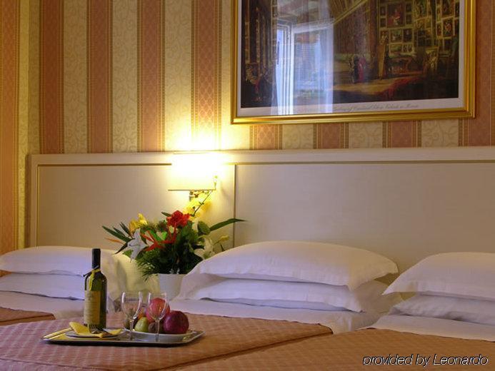 Relais Fontana Di Trevi 3*