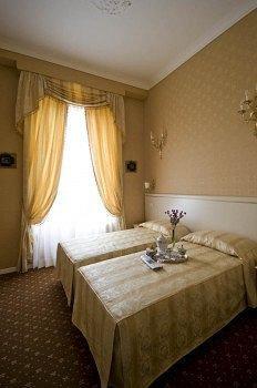 Domus Borgognona Hotel Roma