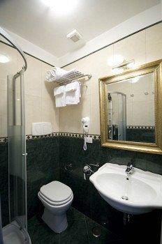 Domus Borgognona 2*