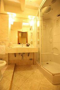 Luxury H 2000 Bed and breakfast 3*