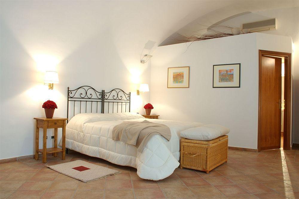 Le Clarisse Trastevere Pensión 3*