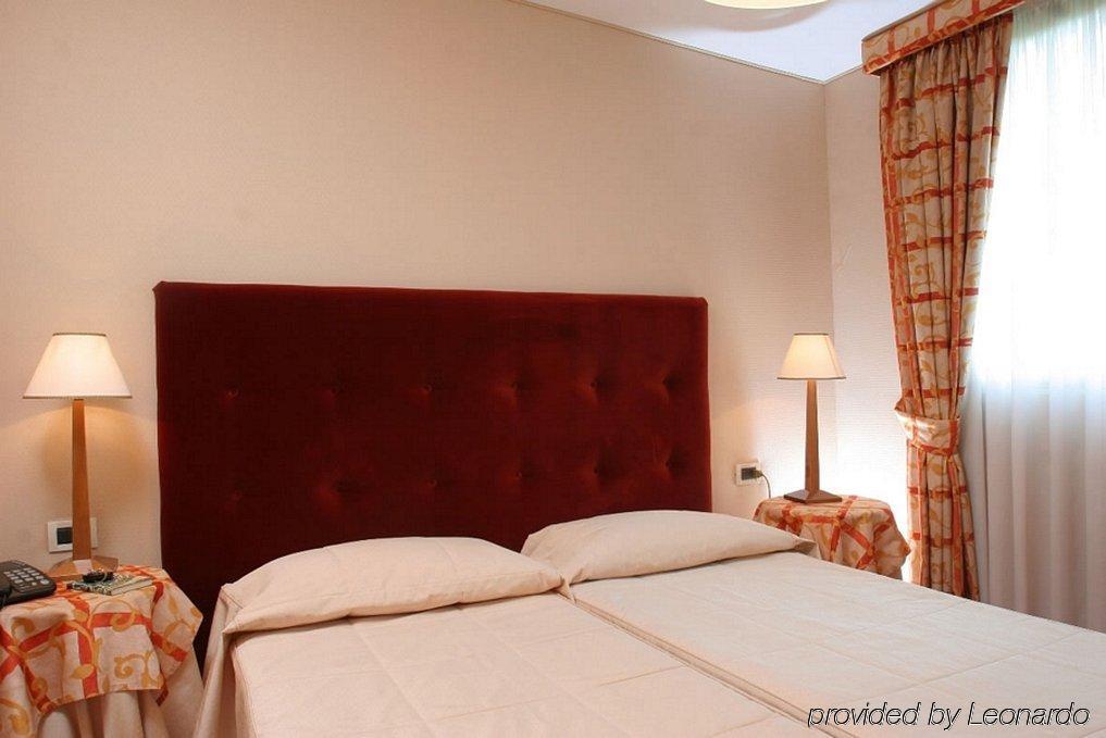 Rosa Hotell