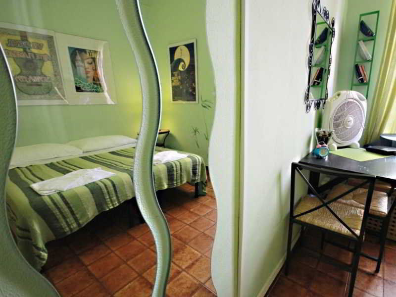 Sixbeds Affittacamere 2*