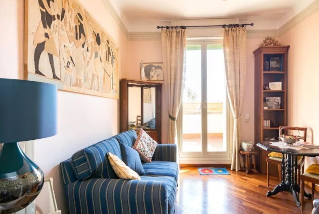 Apartment Center Flat Rom
