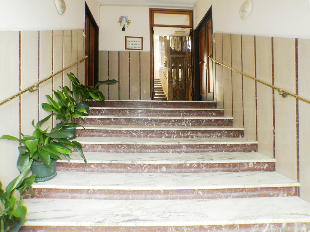 Center Flat Rom