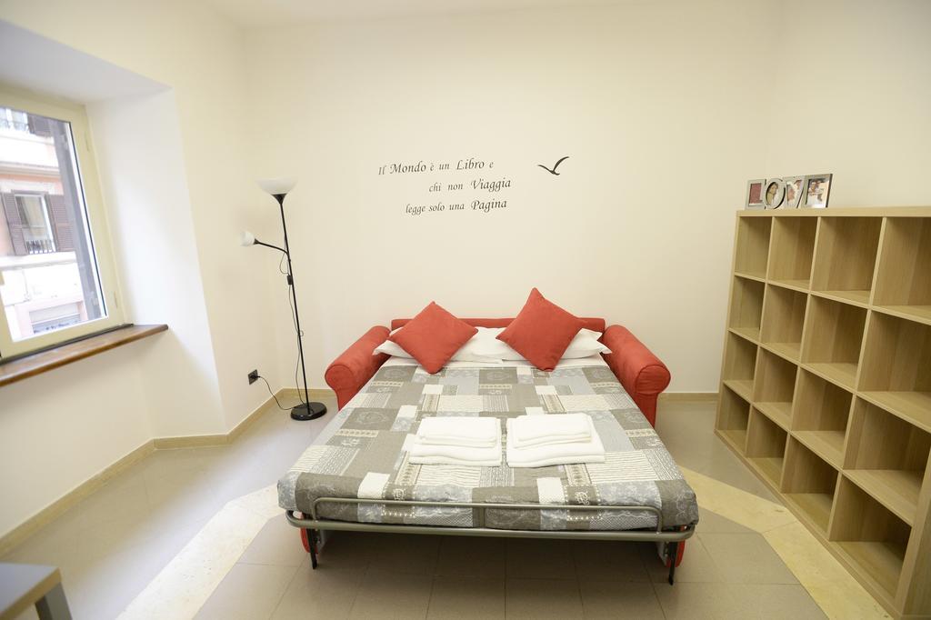 Casa Andrew Rom