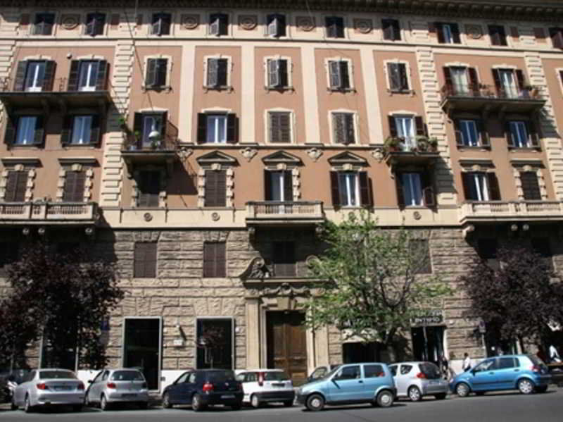 Ferrari Bed & Breakfast 2*