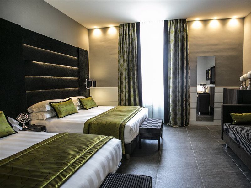 The Glam Roma