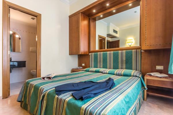 Raeli Floridia Hotel 3*