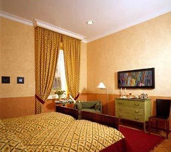 Caesar House Residenze Romane Acomodação com café da manhã  3*