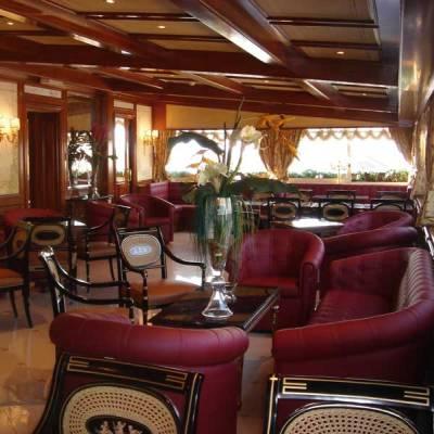 Champagne Palace Hotel