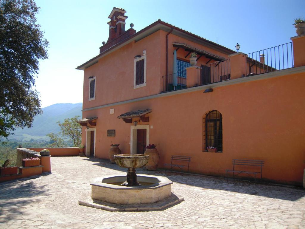 Tenuta Colfiorito Alloggio per agriturismo Roma