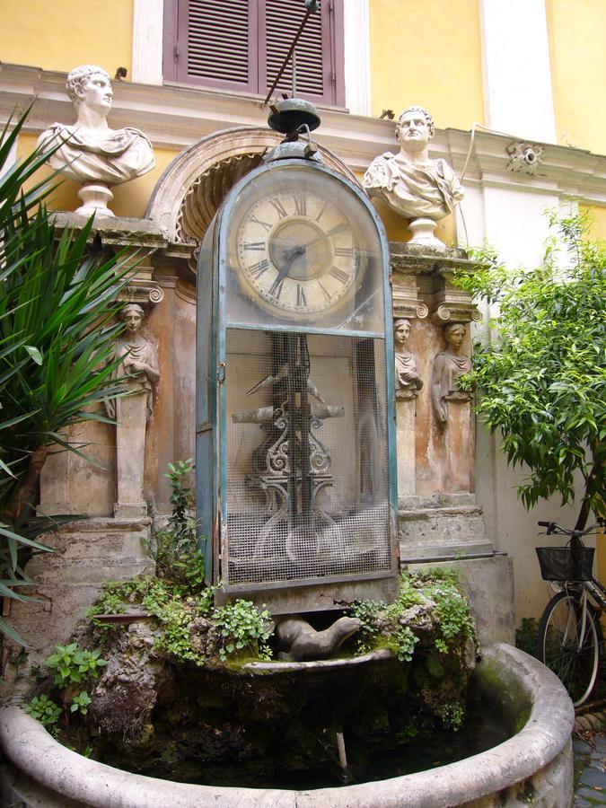 La Casa Dell'orologio Di Palazzo Berardi Roma